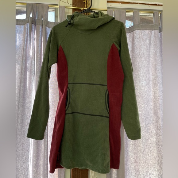 Melanzana Dresses | Wm - Nwt Melanzana Hoodie Dress In Port And Thyme | Color: Green/Red | Size: M | Morgaaanj's Closet Melanzana Dresses | Wm - Nwt Melanzana Hoodie Dress In Port And Thyme | Color: Green/Red | Size: M | Morgaaanj's Closet